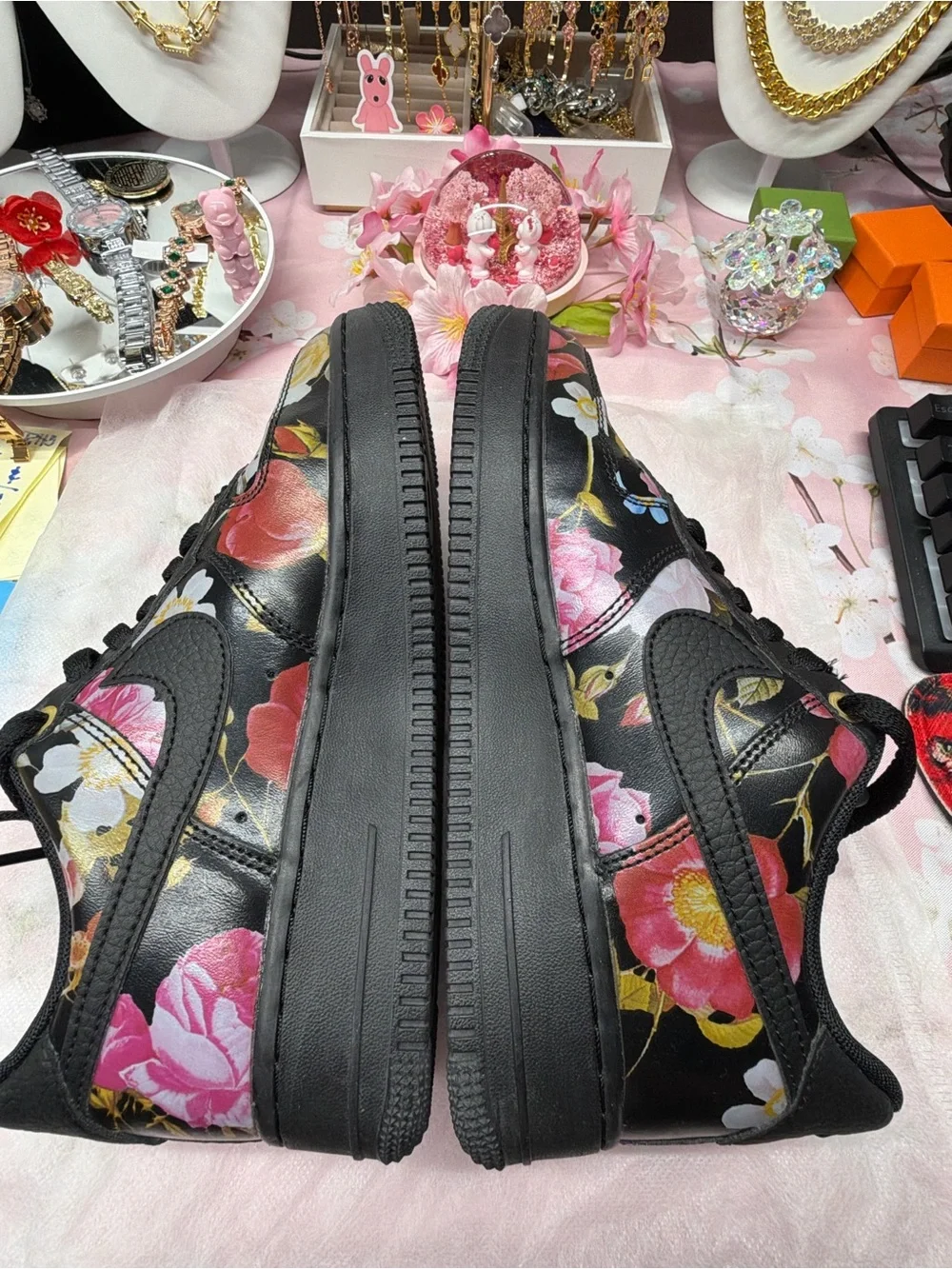 Nike Women's Floral Airforce 1 Sz 7.5